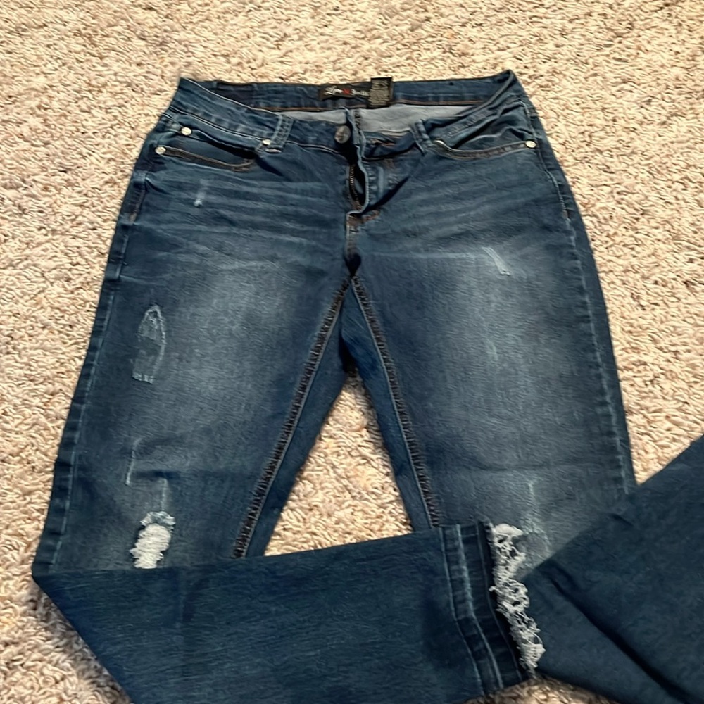 Women’s skinny jeans.